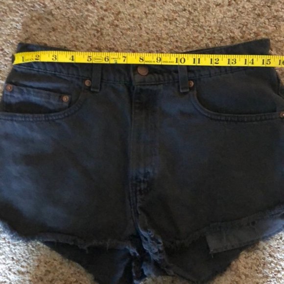 Levi's High Waisted Shorts - Picture 4 of 5